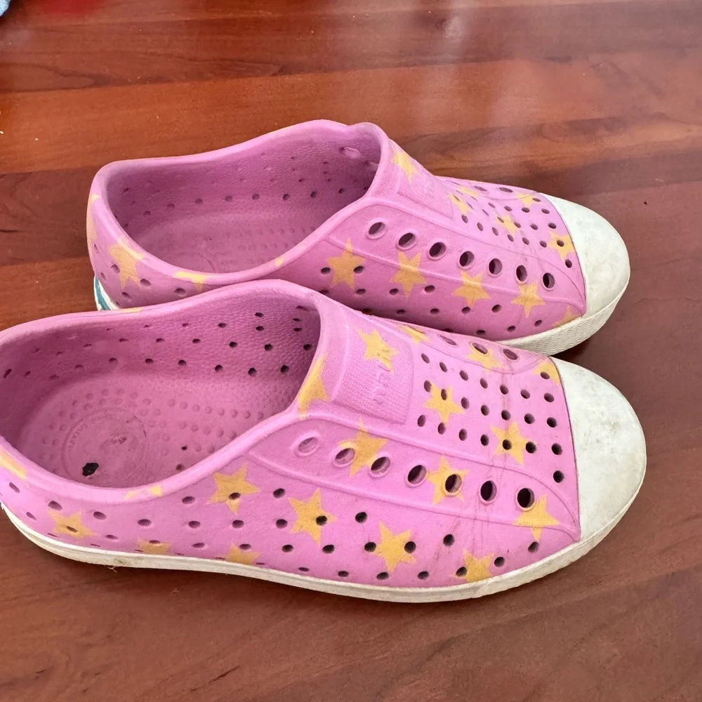 Kids Pink Star Slip-On Native Shoes